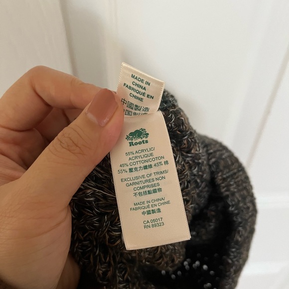 Offerme$5❗️Roots Knitted Multicolor Hat 22cm Beanie - Picture 3 of 5